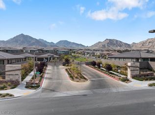 127 Medianoche St, Las Vegas, NV 89138