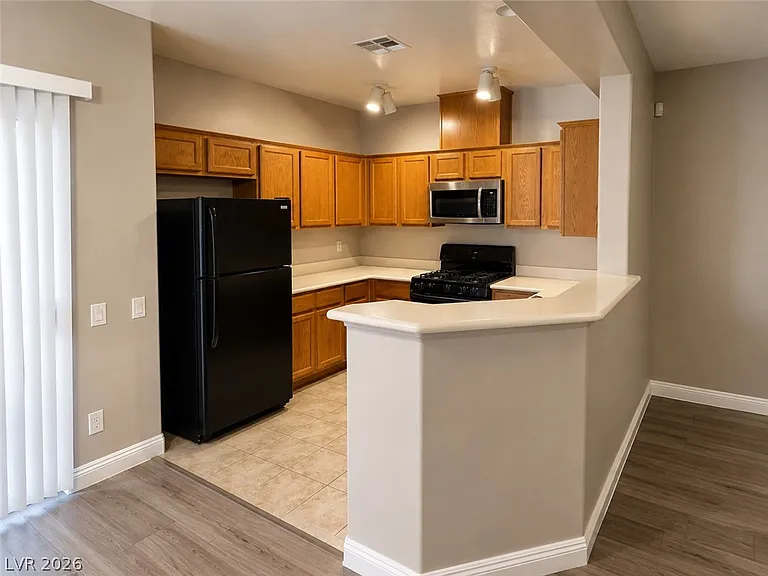 6868 Sky Pointe Dr #2006 — Photo 3