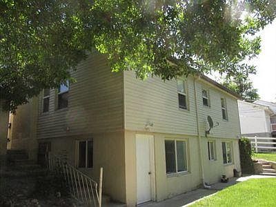 Back of house (downstairs unit)