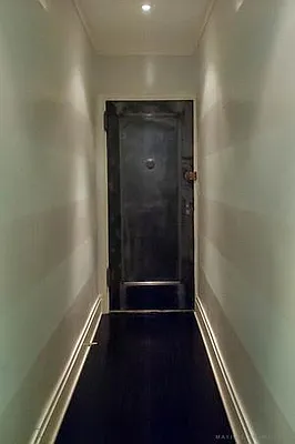 Rented by Bank Neary | media 26