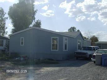 2nd image of 10077 Oaktree Dr