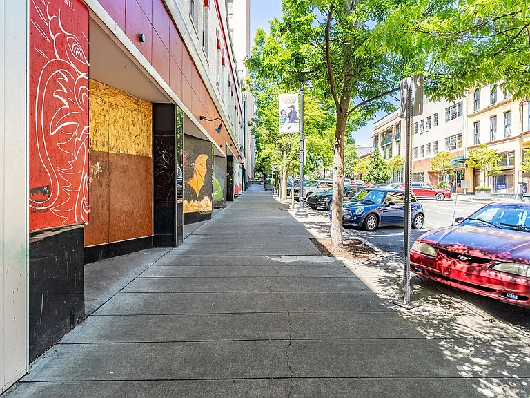Rialto Apartments Historic Charm Meet Attainable Urban Living — Photo 18