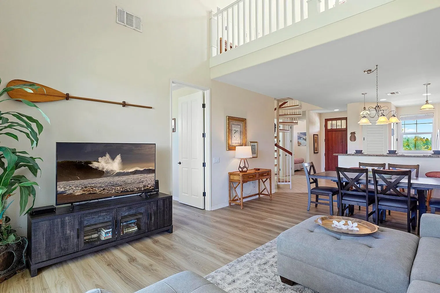 3 bed, 2.0 bath, 1227 sqft, $7,500 — Photo 3