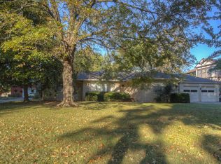 1147 S Grand Ave, Carthage, MO 64836