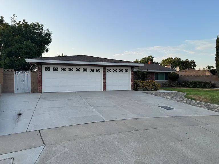 15840 Rainbow Dr — Photo 1