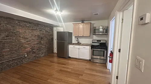 164 University Ave #1 Photo 1