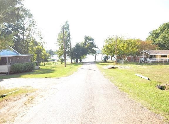 2nd image of 111 Oak Acres Dr S