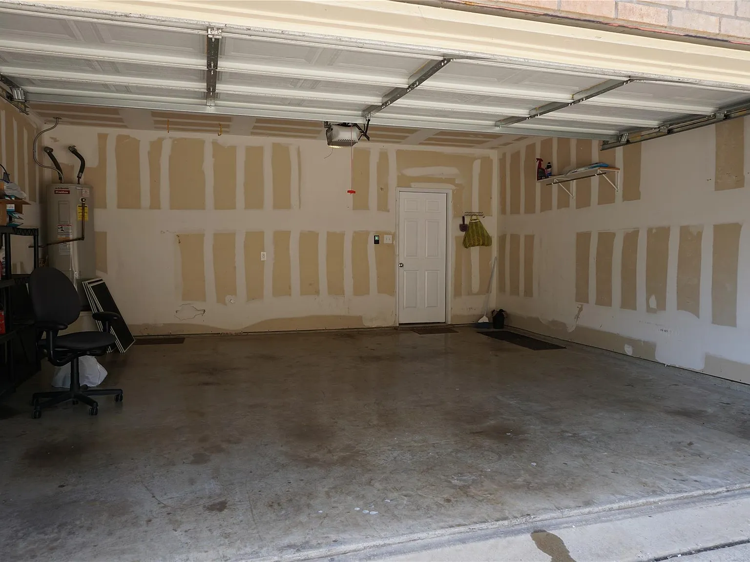 2 bed, 1.5 bath, 1234 sqft, $1,950 — Photo 3