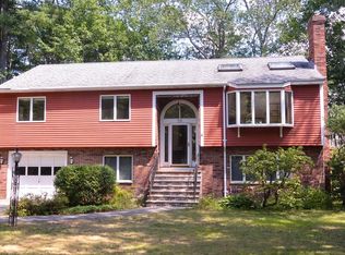 28 Rockwood Heights Rd, Manchester, MA 01944