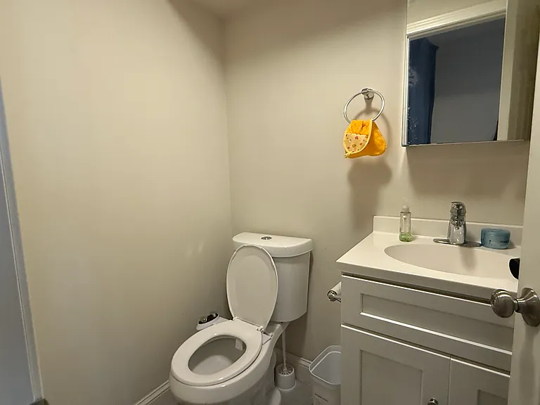 260 Salem St #2R — Photo 4