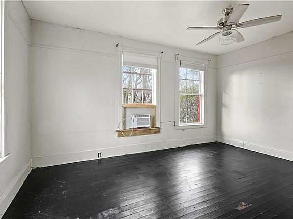 3rd image of 821 C Ave