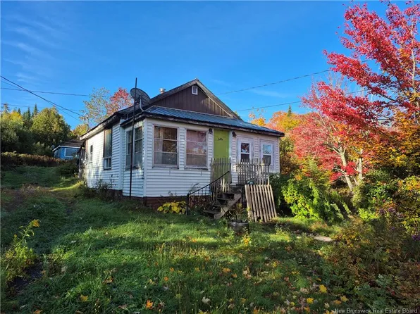 10 2nd Ave, Douglas, NB E6B 1Y3