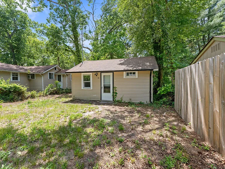 24 Begonia St — Photo 12