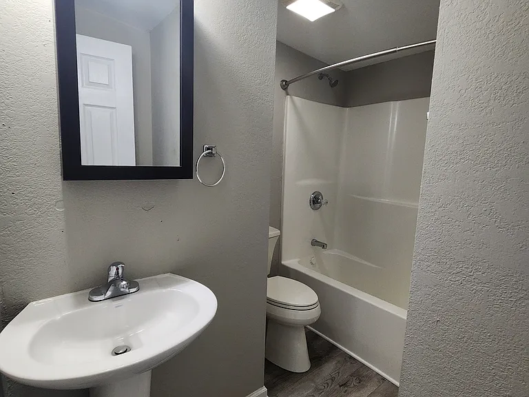 1319 Autumn Ave — Photo 10
