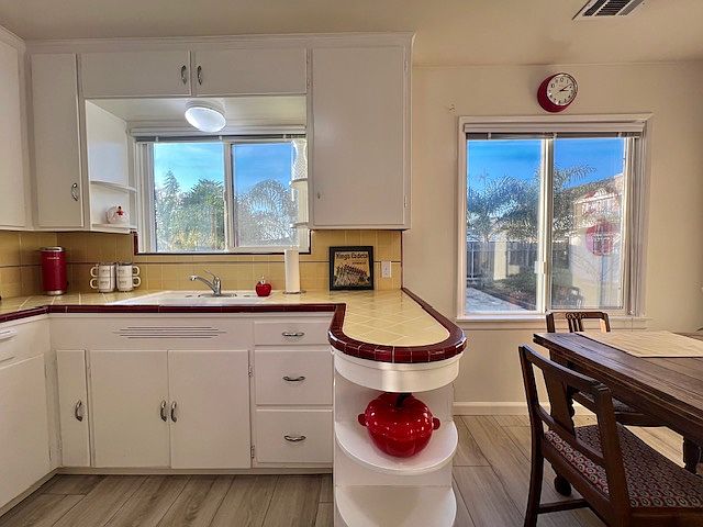 1st image of 326 Morro Ave #326