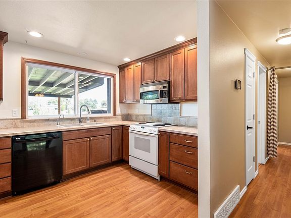 4th image of 93618 E Valencia Dr