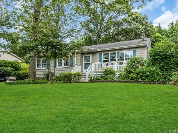51 Arlington Road, Lake Ronkonkoma, NY 11779