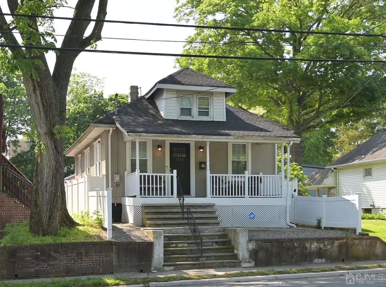 1210 Raritan Ave photo 1
