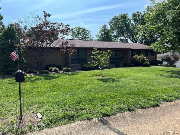 832 Aldan Dr, Saint Louis, MO 63132