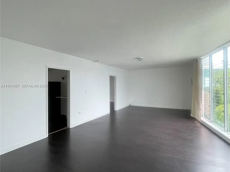 10178 Collins Ave #202 — Photo 8