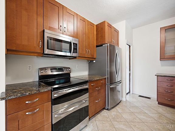 4th image of 3641 Wilshire Ave