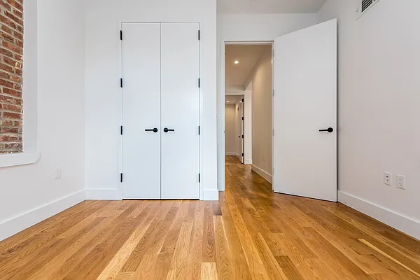 Rented by Nooklyn NYC LLC | media 24