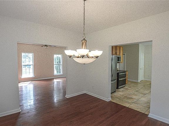 5th image of 2914 Chestnut Heights Rd