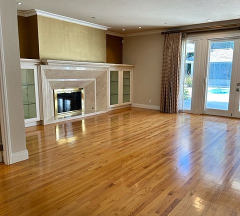 3rd image of 2040 Forest View Ave