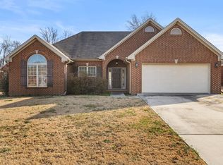1916 Pleasant Dr, Muscle Shoals, AL 35661