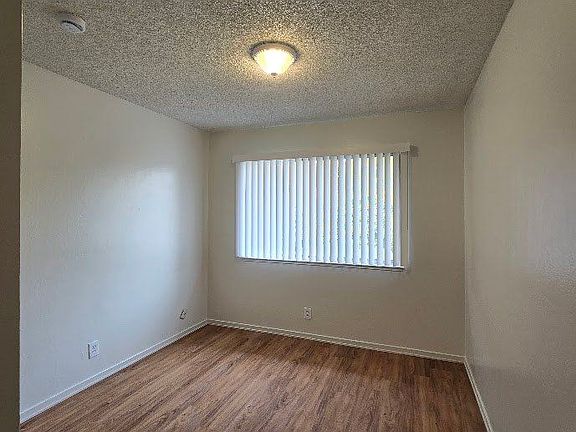 5th image of 2602 W Fairmont Ave APT 204