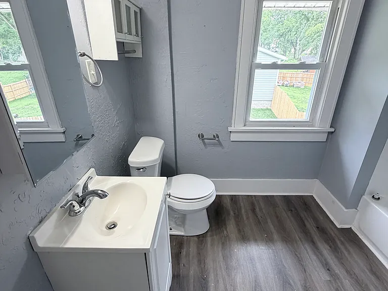 317 Arch Ave SE — Photo 9