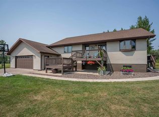 733 Valley Rd, Two Harbors, MN 55616