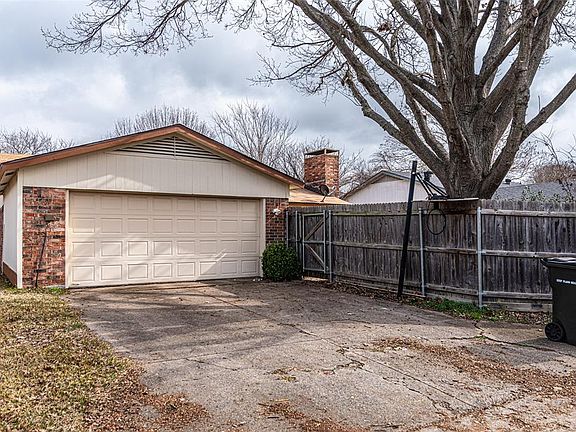 2nd image of 2608 Countess Dr