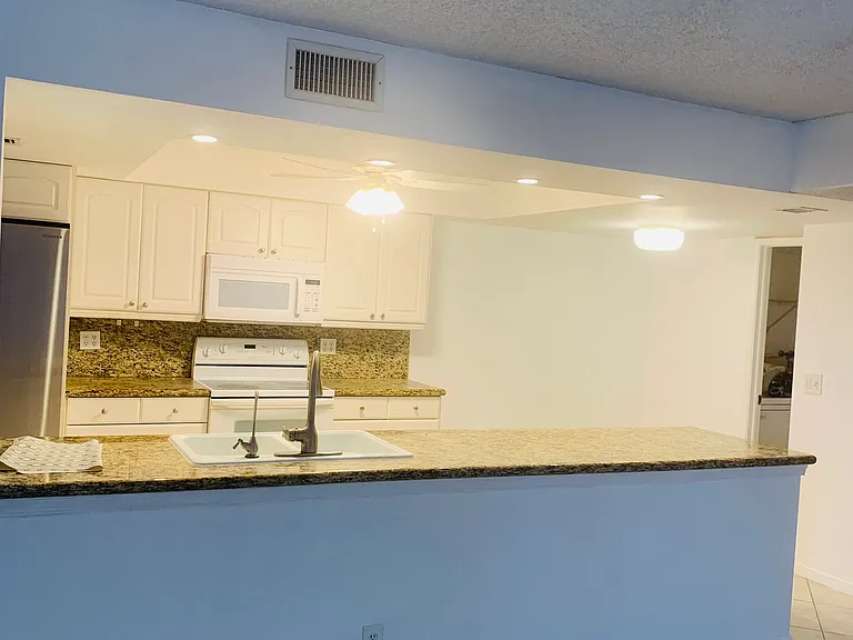 950 Egret Cir #5304 — Photo 4