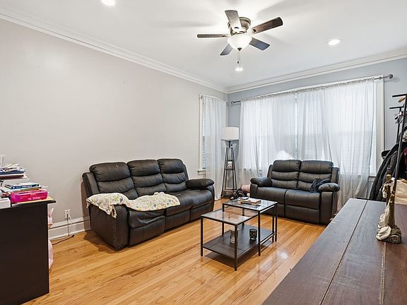 3rd image of 1831 S 58th Ct