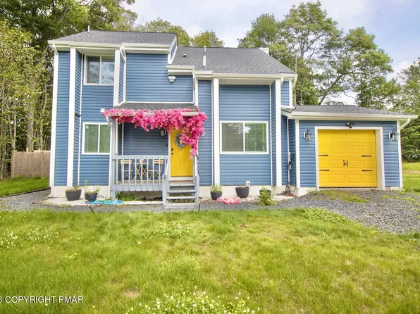 1070 Seven Nations Dr, Tobyhanna, PA 18466