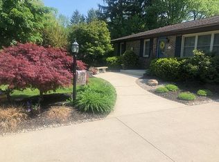 950 Suncrest Dr, Springfield, OH 45503