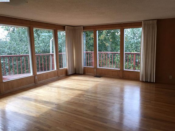 5th image of 1635 NE Upper Dr