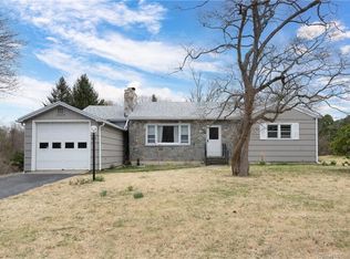 415 Harland Rd, Norwich, CT 06360