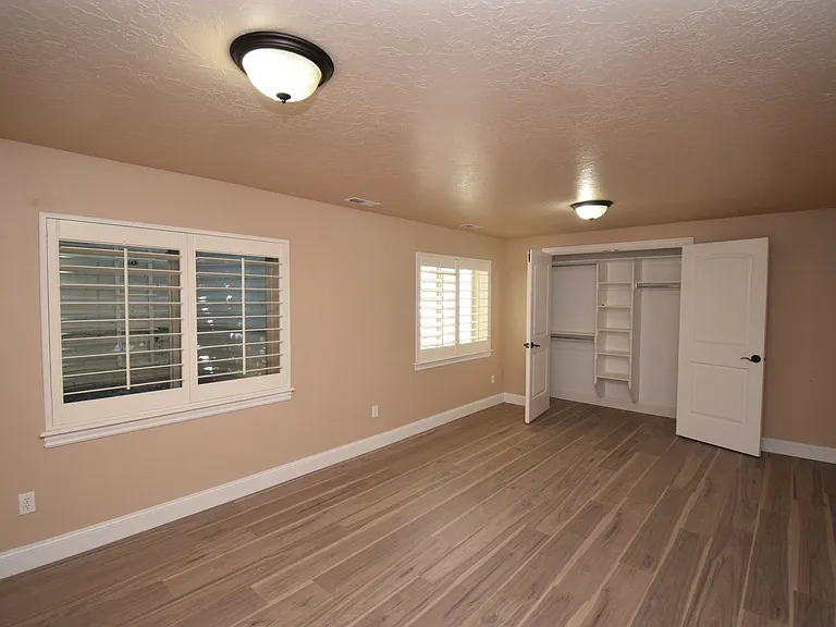 10741 S Weiss Dr — Photo 31