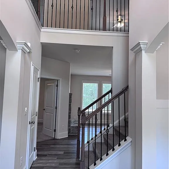 1850 Silver Crest Way — Photo 2