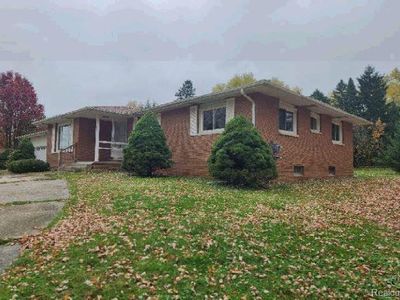 1080 Dye Krest Dr, Flint, MI, 48532