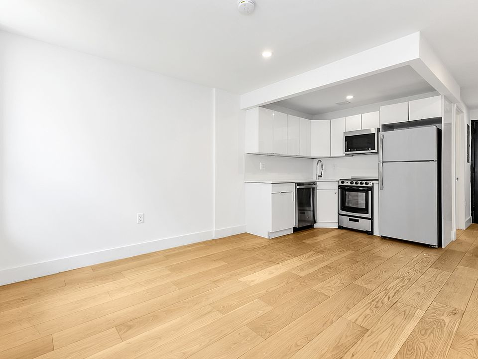 1st image of 116 Suffolk St #6