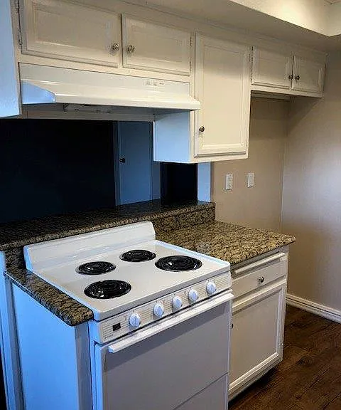 El Mirador Apartments — Photo 7