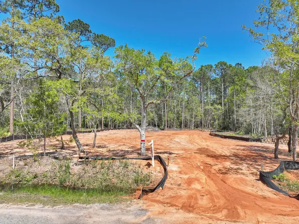 6820 Santa Clara Dr, Navarre, FL 32566