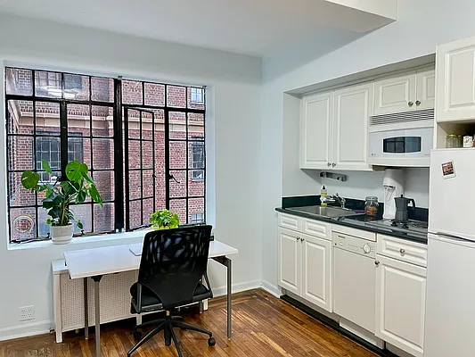 Rented by Steven Corcoran Real Estate | media 2