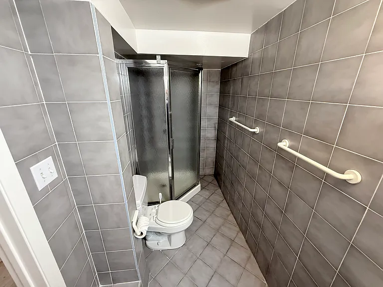648 Sweeny St — Photo 16