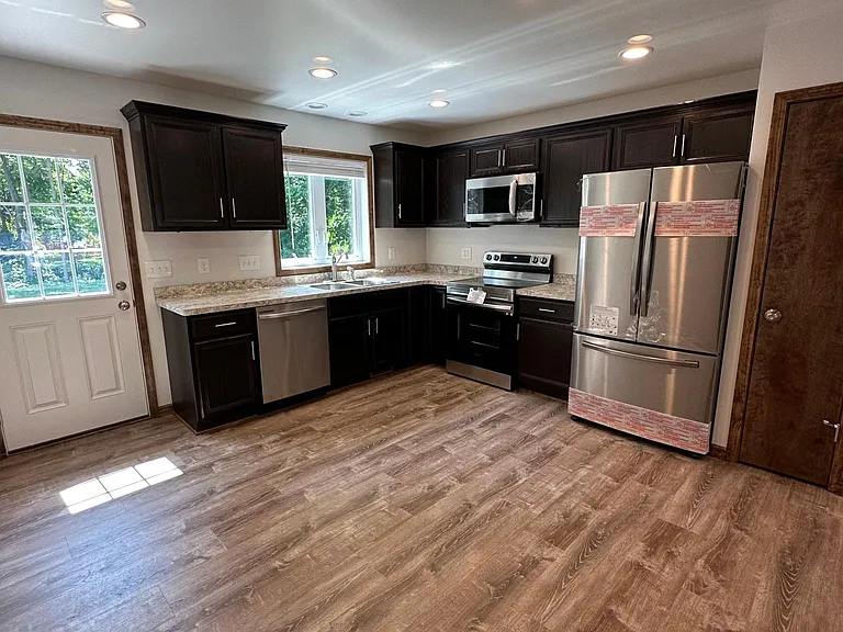 11 Orleans Ave #11B — Photo 6