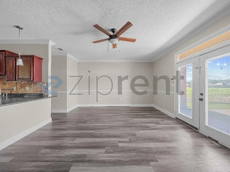 1418 Windsor St #1418 — Photo 12