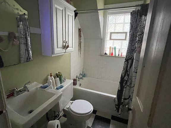 3rd image of 2849 N Pierce St